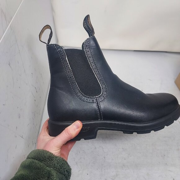 Blundstone WOMENS Chelsea Black Tall Boot - Picture 2 of 9